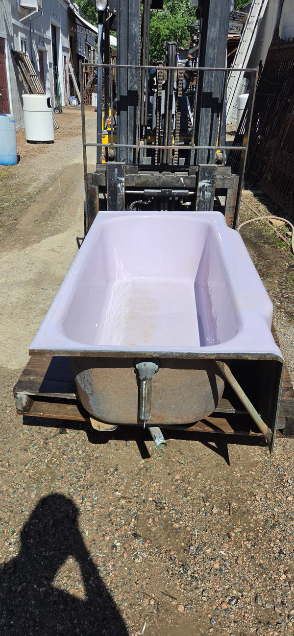 Lavender Bath Tub GA21077