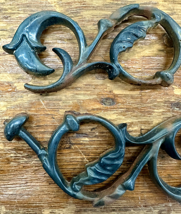Lot of 35 Linear Ft. Ornate Cast Iron Fence Pieces GA20700