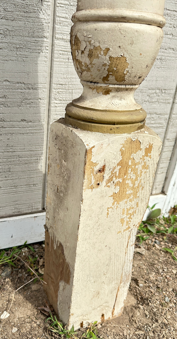 Turned Newel Post w/ Acorn Finial GA20425