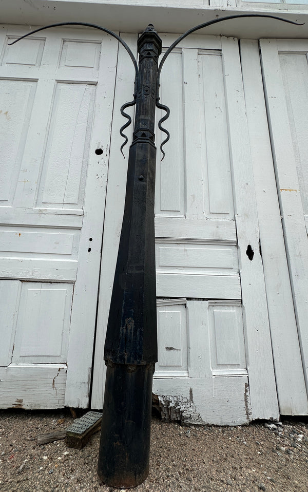 19th Century Cast Iron Plant Hanging Post GA20296