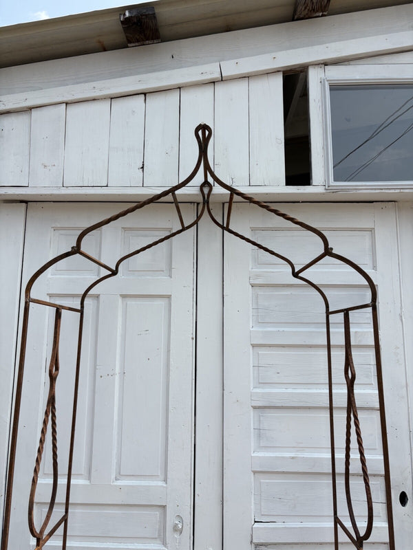 Iron Artisan Arbor w/ Stakes GS6036
