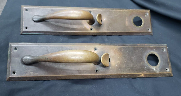 Pair of Large Brass Door Backplates with Thumb Latch & Curved Handles GA9753