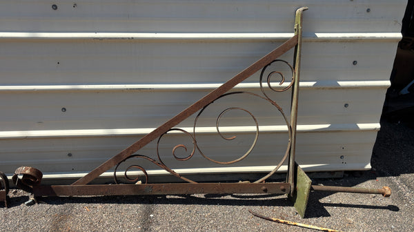 Pair of Iron Brackets GA21334