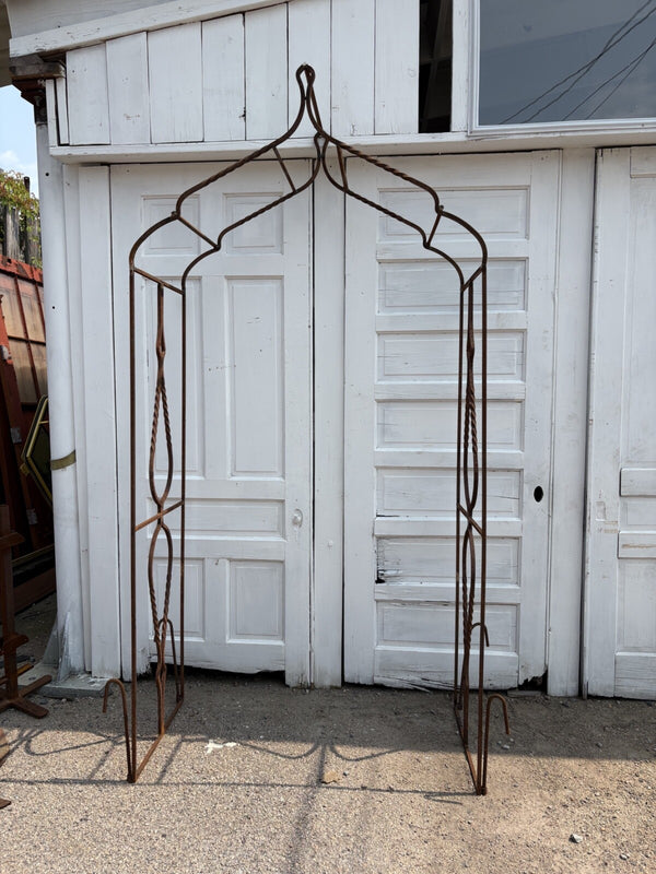 Iron Artisan Arbor w/ Stakes GS6036