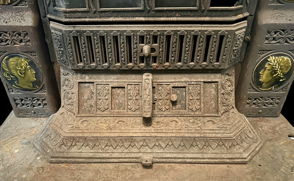1890 Bridgeford & Co. No. 18 Orient Cast Iron Parlor Stove GA20381