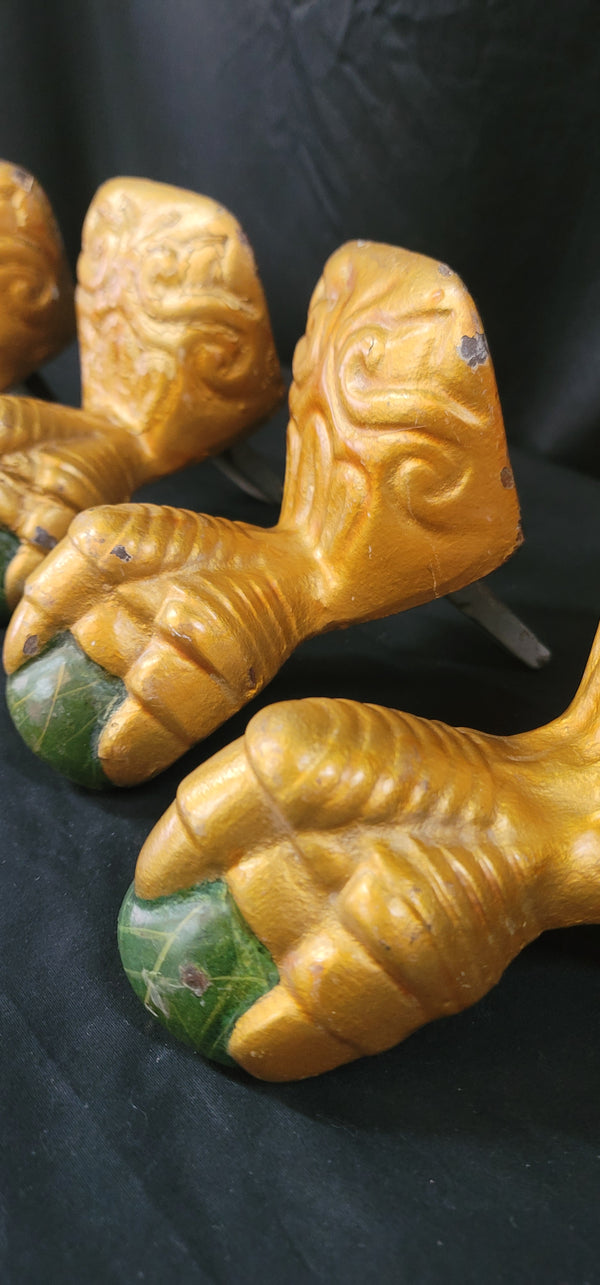 Set of 4 Painted Cast Iron Bathtub or Furniture Claw Feet GS00786