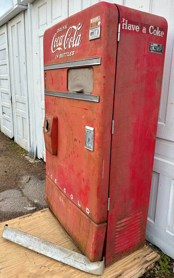 Untested AS IS 1950's Coca Cola Vending Machine - Model No. F83H5 - GA20526