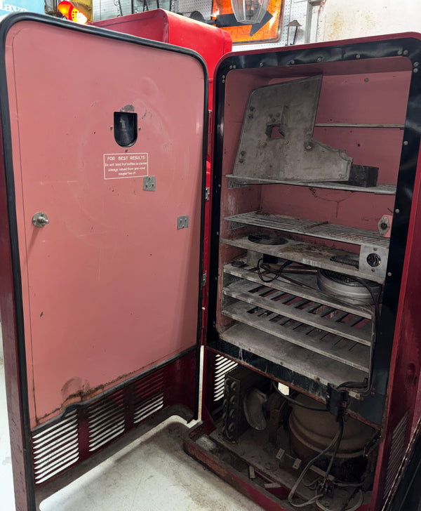 1950s Coke Machine GA21351