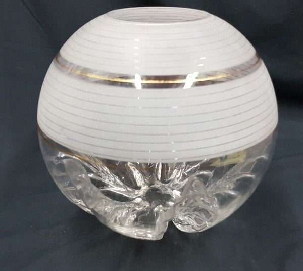 10" Round Frost to Clear Globe w/ 6 Top Wings & 3 5/8" Fitter GS00741