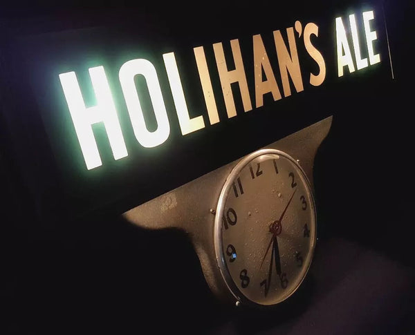 Rare 1930's Diamond Springs Holihan's Ale Wall Clock with Sign GS00082