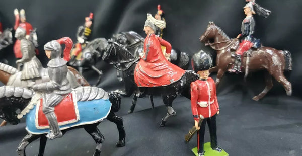 28 Piece J. Hill & Co Britain's LTD Mounted Soldiers with 10 Piece Fence GS00039