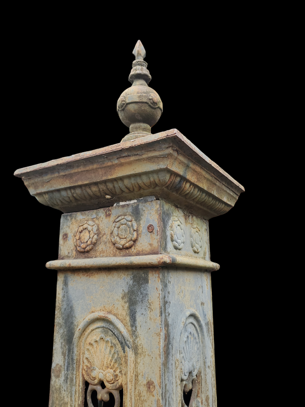 Traditional Victorian Lion Fence/Gate Post GAM0156