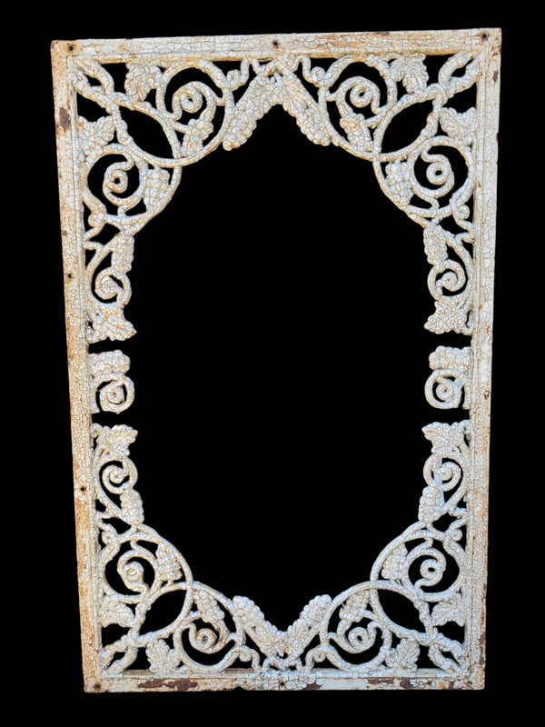 Decorative Iron Grapevine Frame *GAM0192