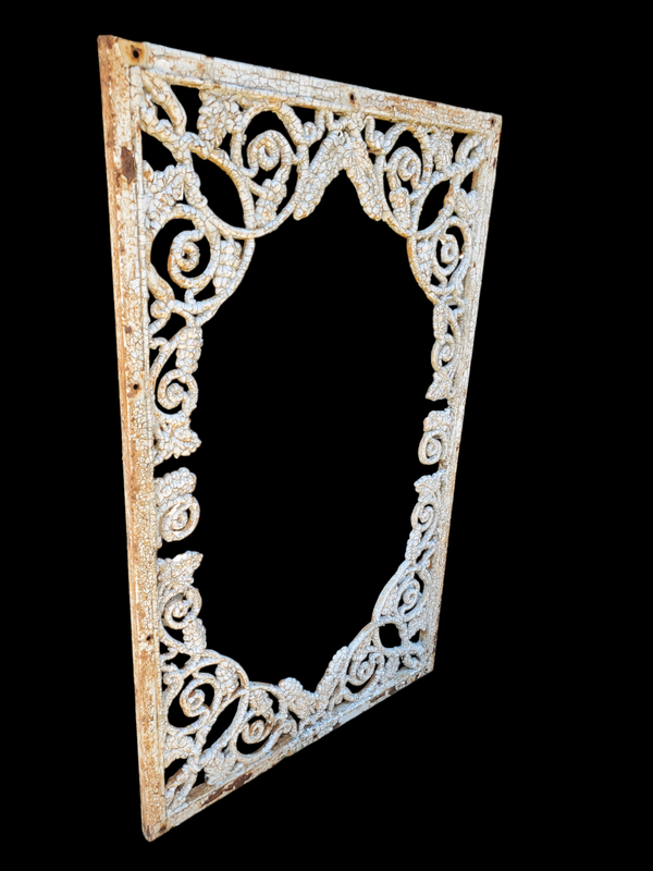 Decorative Iron Grapevine Frame *GAM0192