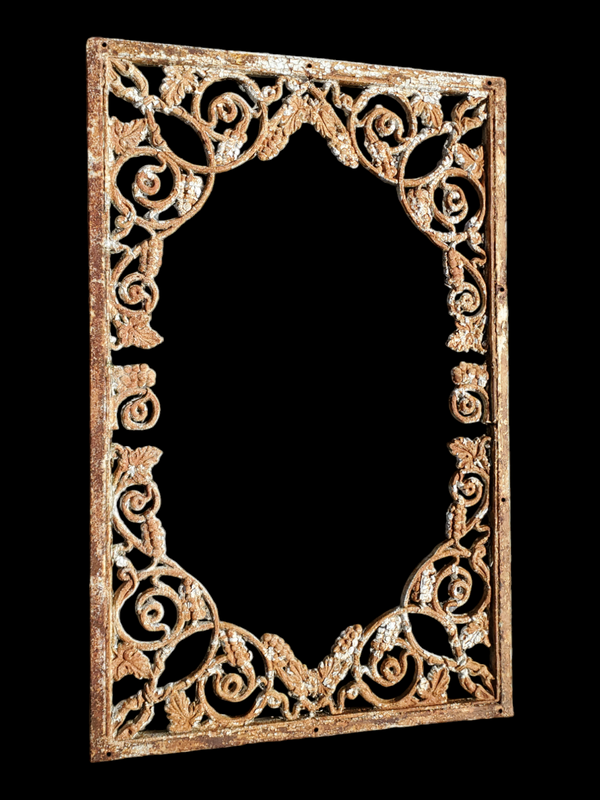 Decorative Iron Grapevine Frame *GAM0192