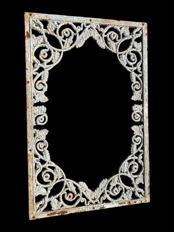 Decorative Iron Grapevine Frame *GAM0192