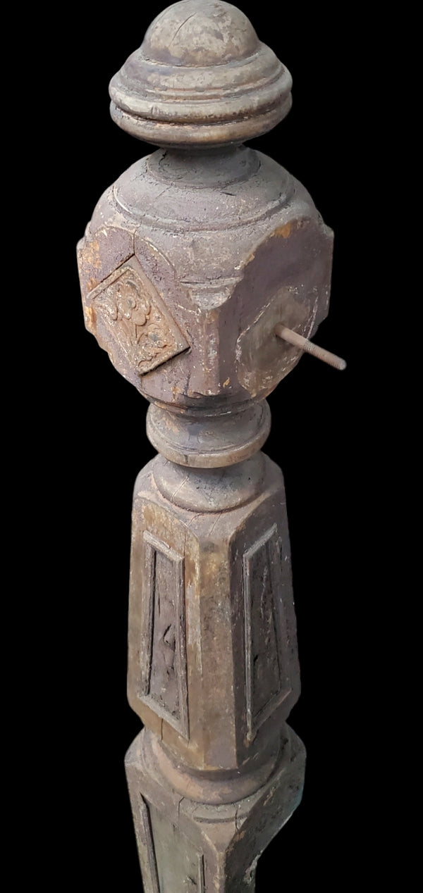 Turned & Carved Newel Post GAM0268