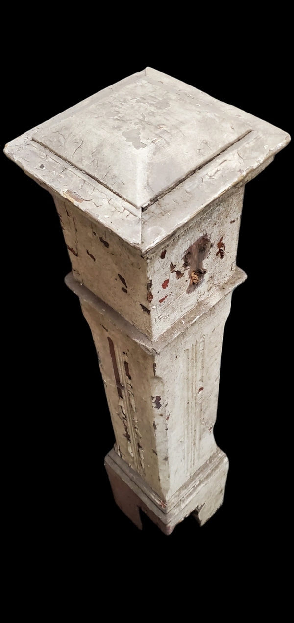 Pinstripe Newel Post GAM0287