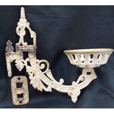 Reclaimed Cast Iron Victorian Wall Mounted Oil Lamp Holder Sconce #GA4076