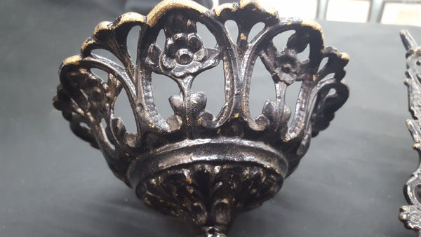 Antique Victorian Black Cast Iron Oil Lamp Swinging Wall Sconce & Wall Bracket #GA2249